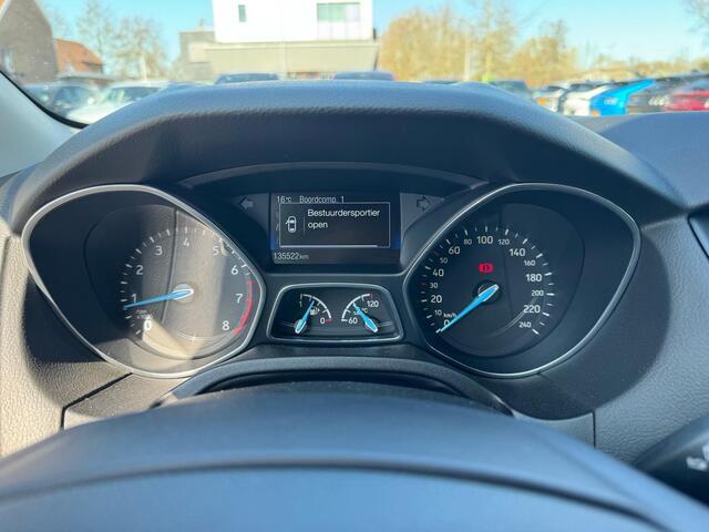 Ford FOCUS Wagon 1.0 Ecoboost Titanium 125pk Navigatie | Stoelverwarming | Achteruitrijcamera | Apple Carplay | Android auto | Voorruit verwarming |