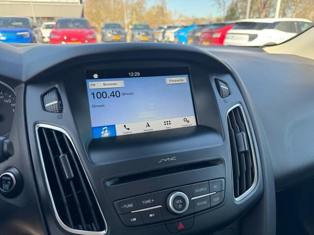 Ford FOCUS Wagon 1.0 Ecoboost Titanium 125pk Navigatie | Stoelverwarming | Achteruitrijcamera | Apple Carplay | Android auto | Voorruit verwarming |