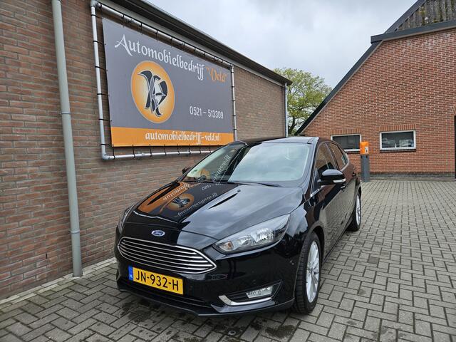 Ford FOCUS 1.5 Titanium (tik in de motor)