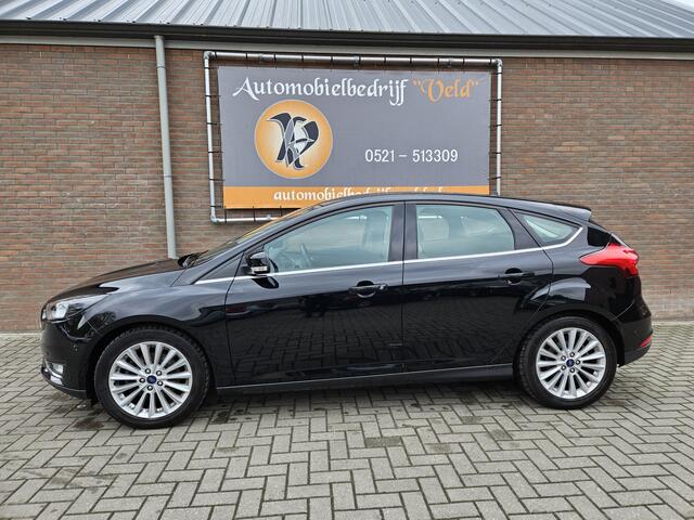 Ford FOCUS 1.5 Titanium (tik in de motor)