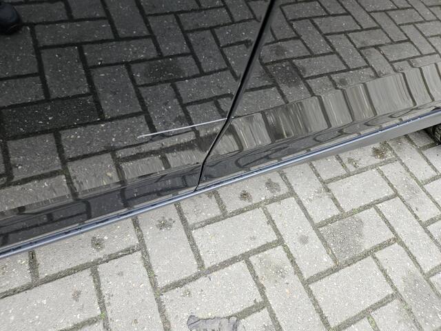 Ford FOCUS 1.5 Titanium (tik in de motor)