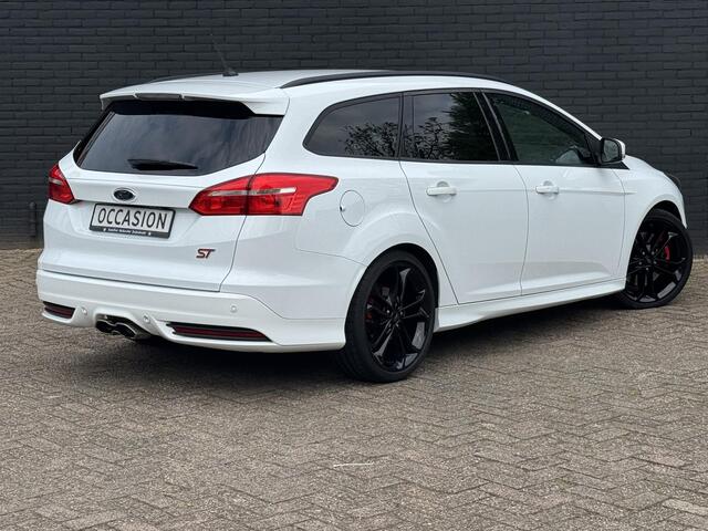 Ford FOCUS Wagon 2.0 ST I INCL. ¤ 850,00 AFL.KOSTEN + BOVAG GARANTIE