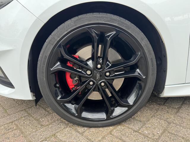 Ford FOCUS Wagon 2.0 ST I INCL. ¤ 850,00 AFL.KOSTEN + BOVAG GARANTIE