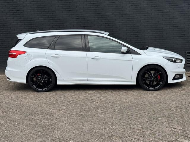 Ford FOCUS Wagon 2.0 ST I INCL. ¤ 850,00 AFL.KOSTEN + BOVAG GARANTIE