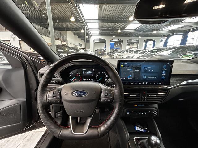 Ford FOCUS Wagon EcoBoost Hybrid 125pk ST Line | Trekhaak | Dealer onderhouden | Nw. model | Led | Clima |