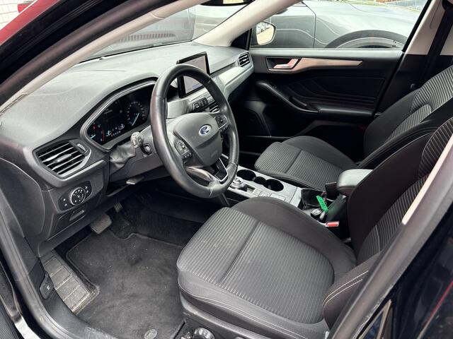 Ford FOCUS Wagon 1.0 EcoBoost Titanium Business AUTOMAAT / TREKHAAK / FULL LED / KEYLESS / CARPLAY / NAVI / CLIMA / PDC / NL-AUTO