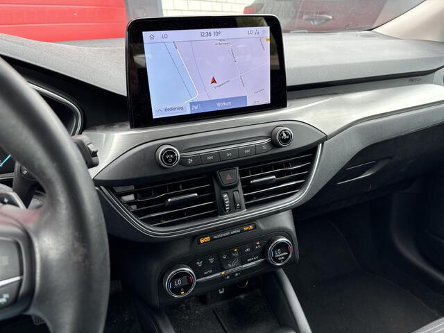 Ford FOCUS Wagon 1.0 EcoBoost Titanium Business AUTOMAAT / TREKHAAK / FULL LED / KEYLESS / CARPLAY / NAVI / CLIMA / PDC / NL-AUTO
