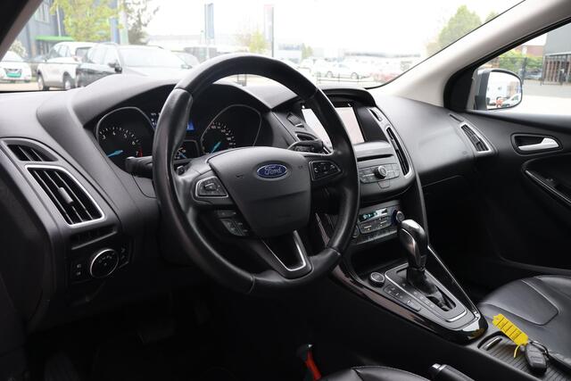 Ford FOCUS 1.5 Titanium Carplay | Camera | Stoel+Stuur Verwarming | Full Leder | Parkeerhulp | PDC | Nette Staat | Keyless | NAP