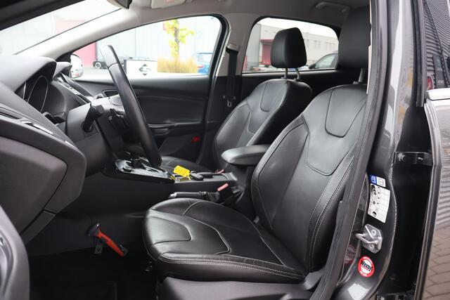 Ford FOCUS 1.5 Titanium Carplay | Camera | Stoel+Stuur Verwarming | Full Leder | Parkeerhulp | PDC | Nette Staat | Keyless | NAP