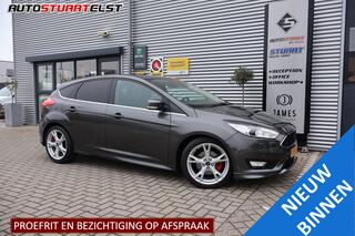 ford-focus-1.5-titanium-carplay--c