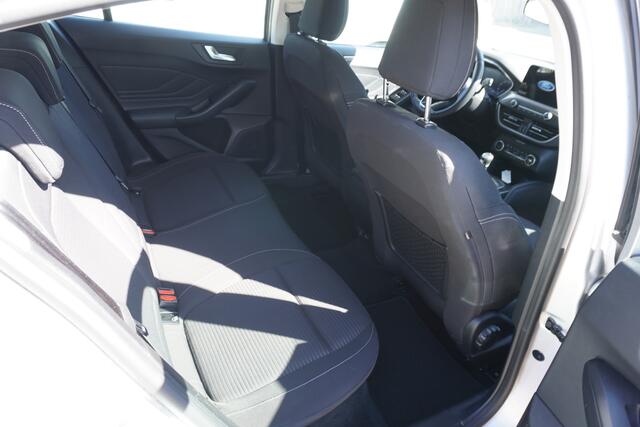 Ford FOCUS 1.0 EcoBoost Titanium Business TREKHAAK CAMERA PDC CARPLAY
