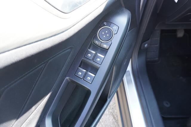 Ford FOCUS 1.0 EcoBoost Titanium Business TREKHAAK CAMERA PDC CARPLAY