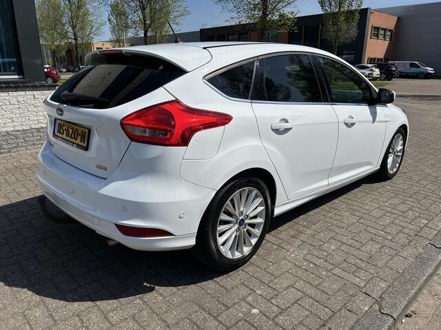 Ford FOCUS 1.5 Titanium Sport Edition AUT XENON SCHUIFDAK NAP!