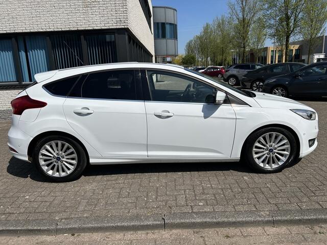 Ford FOCUS 1.5 Titanium Sport Edition AUT XENON SCHUIFDAK NAP!