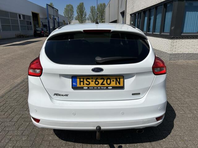 Ford FOCUS 1.5 Titanium Sport Edition AUT XENON SCHUIFDAK NAP!