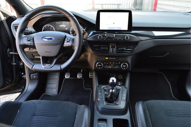 Ford FOCUS 2.3 EcoBoost ST-3 O.a: Acc, Carplay, Dab, Stoeverwarming, Camera, Adaptive cruise, etc... Rijklaar! All-in prijs!