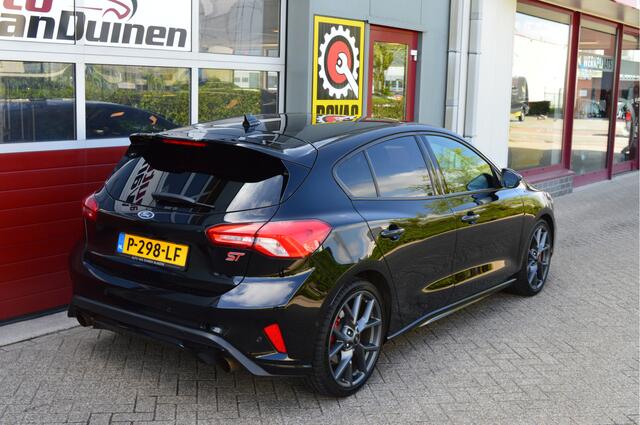 Ford FOCUS 2.3 EcoBoost ST-3 O.a: Acc, Carplay, Dab, Stoeverwarming, Camera, Adaptive cruise, etc... Rijklaar! All-in prijs!