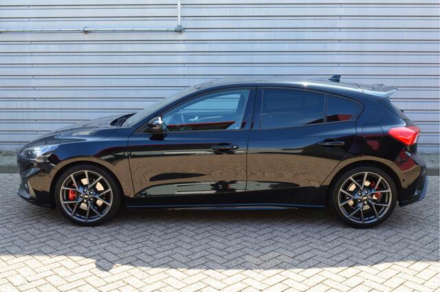 Ford FOCUS 2.3 EcoBoost ST-3 O.a: Acc, Carplay, Dab, Stoeverwarming, Camera, Adaptive cruise, etc... Rijklaar! All-in prijs!