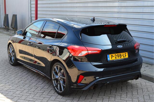 Ford FOCUS 2.3 EcoBoost ST-3 O.a: Acc, Carplay, Dab, Stoeverwarming, Camera, Adaptive cruise, etc... Rijklaar! All-in prijs!