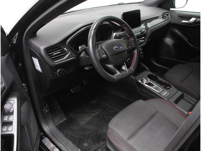 Ford FOCUS 1.0 EcoBoost Automaat ST-LINE | CARPLAY | CAMERA | NAVIGATIE | LMV18" | PRIVACY GLASS