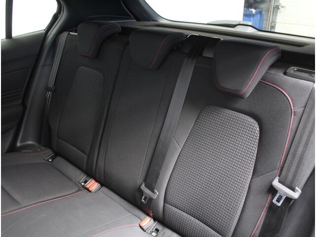 Ford FOCUS 1.0 EcoBoost Automaat ST-LINE | CARPLAY | CAMERA | NAVIGATIE | LMV18" | PRIVACY GLASS