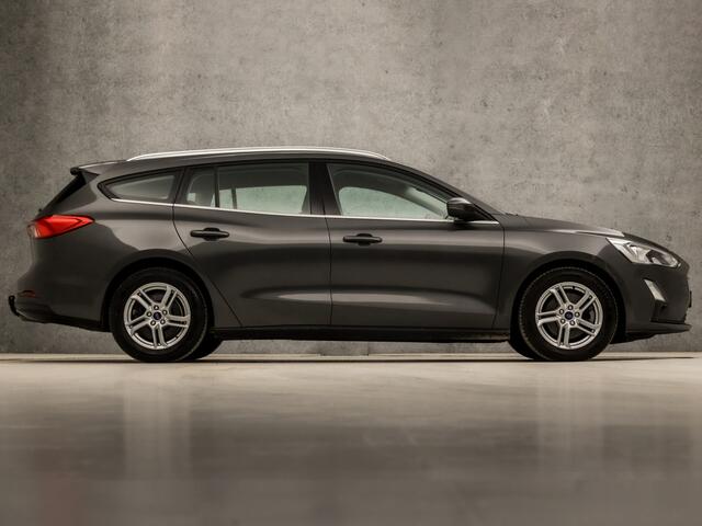 Ford FOCUS Wagon 1.0 EcoBoost ST Line (APPLE CARPLAY, GROOT NAVI, STUUR/STOELVERWARMING, CLIMATE, SPORTSTOELEN, PARKEERSENSOREN, KEYLESS, TREKHAAK, NIEUWSTAAT)