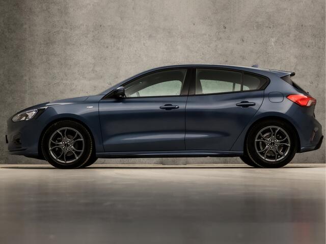 Ford FOCUS 1.0 EcoBoost ST Line (APPLE CARPLAY, GROOT NAVI, STUUR/STOELVERWARMING, SPORTSTOELEN, PARKEERSENSOREN, CLIMATE, NIEUWE APK, LM VELGEN, CRUISE, NIEUWSTAAT)