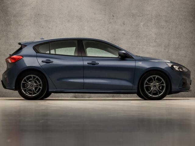 Ford FOCUS 1.0 EcoBoost ST Line (APPLE CARPLAY, GROOT NAVI, STUUR/STOELVERWARMING, SPORTSTOELEN, PARKEERSENSOREN, CLIMATE, NIEUWE APK, LM VELGEN, CRUISE, NIEUWSTAAT)