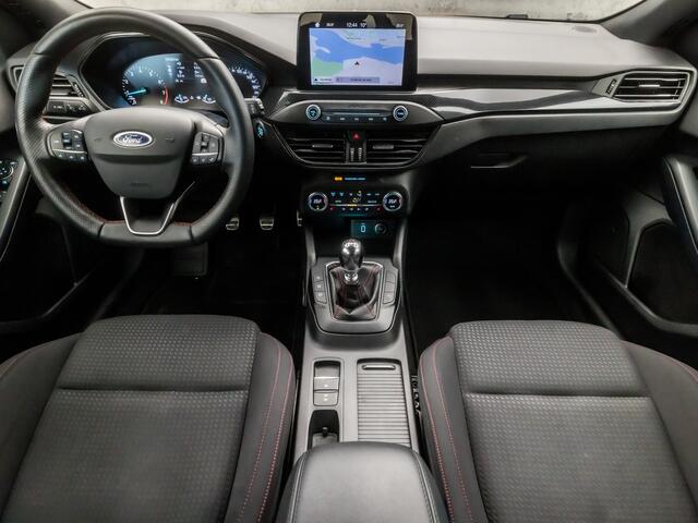 Ford FOCUS 1.0 EcoBoost ST Line (APPLE CARPLAY, GROOT NAVI, STUUR/STOELVERWARMING, SPORTSTOELEN, PARKEERSENSOREN, CLIMATE, NIEUWE APK, LM VELGEN, CRUISE, NIEUWSTAAT)