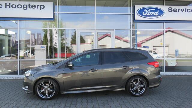 Ford FOCUS Wagon 1.0 ST-Line 125PK,NAVI,AFNEEMBARE TREKHAAK,CRUISE,PARKEERHULP,VOORRUIT VERWARMING.