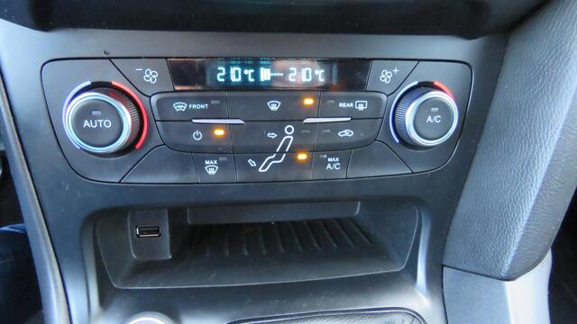 Ford FOCUS Wagon 1.0 ST-Line 125PK,NAVI,AFNEEMBARE TREKHAAK,CRUISE,PARKEERHULP,VOORRUIT VERWARMING.