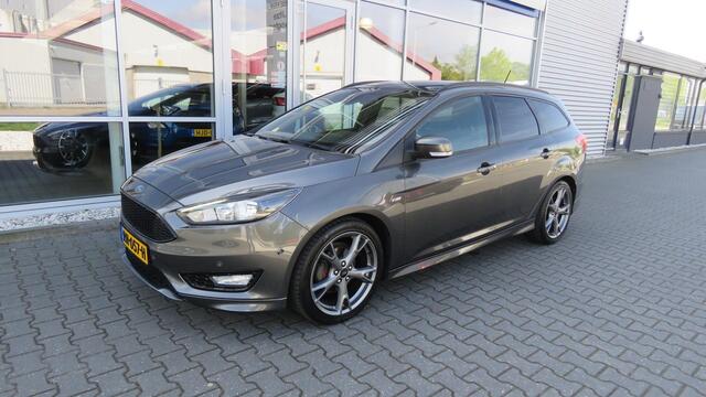 Ford FOCUS Wagon 1.0 ST-Line 125PK,NAVI,AFNEEMBARE TREKHAAK,CRUISE,PARKEERHULP,VOORRUIT VERWARMING.