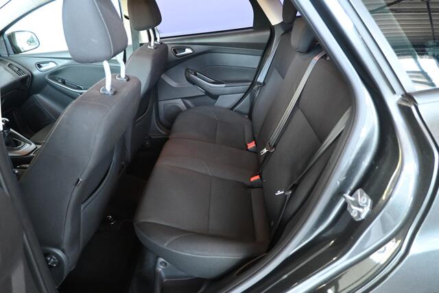 Ford FOCUS Wagon 1.0 Lease Edition Climate control Navigatie Cruise control Goed onderhouden Inruil Mogelijk!