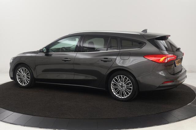 Ford FOCUS 1.5 EcoBoost Titanium | Stoel & stuurverwarming | Trekhaak | Carplay | Full LED | Camera | Navigatie | Keyless | Climate control
