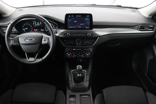 Ford FOCUS 1.5 EcoBoost Titanium | Stoel & stuurverwarming | Trekhaak | Carplay | Full LED | Camera | Navigatie | Keyless | Climate control