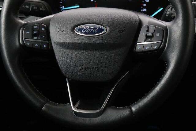 Ford FOCUS 1.5 EcoBoost Titanium | Stoel & stuurverwarming | Trekhaak | Carplay | Full LED | Camera | Navigatie | Keyless | Climate control