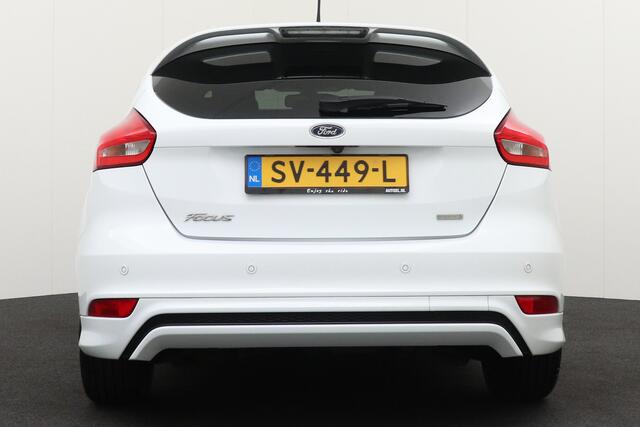 Ford FOCUS 1.0 126 PK ST-Line Camera Carplay 17' LMV Navi LED