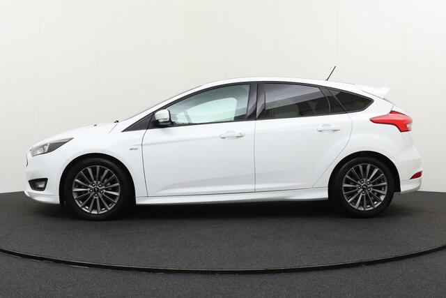 Ford FOCUS 1.0 126 PK ST-Line Camera Carplay 17' LMV Navi LED