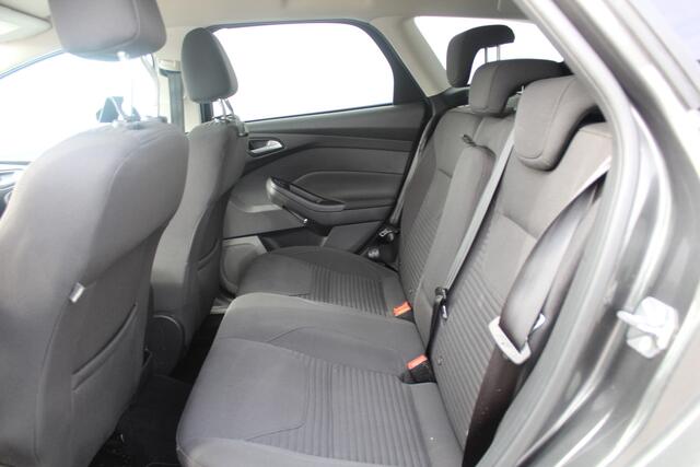 Ford FOCUS Wagon 1.0 Titanium Airco l Parkeer sensoren l Electrische ramen