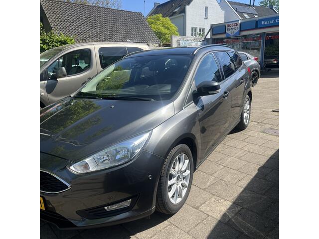 Ford FOCUS Wagon 1.0 Lease Edition mooie complete auto oa. Stoel en stuur verwarming en apple carplay