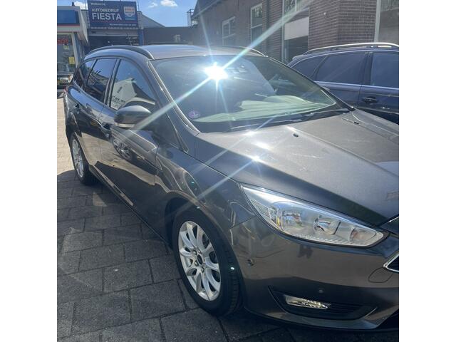 Ford FOCUS Wagon 1.0 Lease Edition mooie complete auto oa. Stoel en stuur verwarming en apple carplay