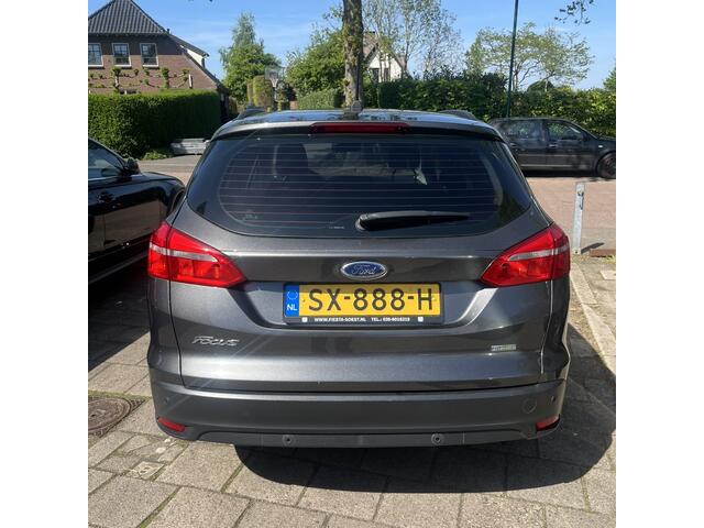 Ford FOCUS Wagon 1.0 Lease Edition mooie complete auto oa. Stoel en stuur verwarming en apple carplay
