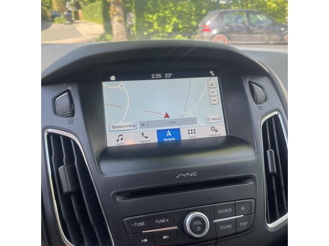 Ford FOCUS Wagon 1.0 Lease Edition mooie complete auto oa. Stoel en stuur verwarming en apple carplay