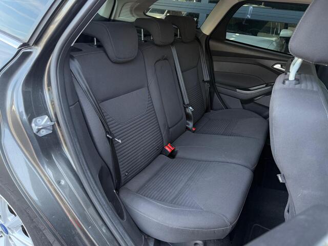 Ford FOCUS Wagon 1.0 EcoBoost Titanium Clima Cruise Navi
