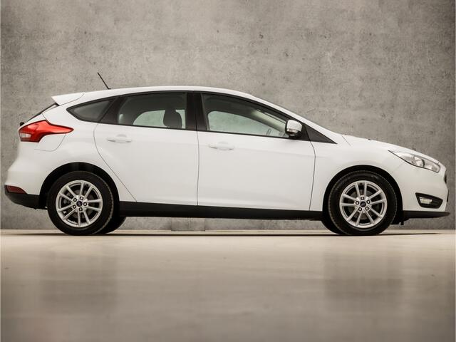 Ford FOCUS 1.0 Sport (APPLE CARPLAY, NAVIGATIE, LM VELGEN, PARKEERSENSOREN, SPORTSTOELEN, CRUISE, ELEK PAKKET, NIEUWSTAAT)