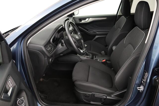 Ford FOCUS 1.5 EcoBoost Titanium | Stoel & stuurverwarming | Adaptive cruise | Full LED | Camera | Trekhaak | Carplay | Climate control