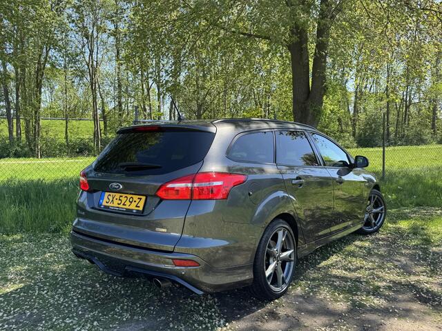 Ford FOCUS Wagon 1.5 EB 150PK ST-Line | 1.500KG TREKKEN | DEALER OND. | CRUISE | CLIMA | NAVI |