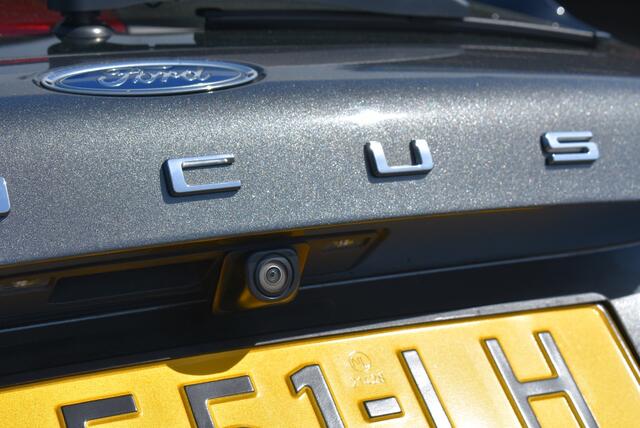 Ford FOCUS 1.0 EcoB. ST L. Bns Winter-Comfort pack