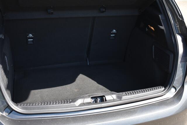 Ford FOCUS 1.0 EcoB. ST L. Bns Winter-Comfort pack