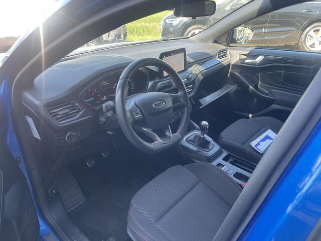 Ford FOCUS Wagon 1.5 EcoBlue ST Line Business 50% deal 6.475,- ACTIE Camera / Cruise / Telefoon / Navi / Automatisch inparkeren